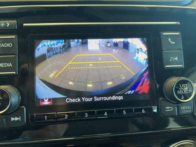 Honda CR-V Vehicle Full-screen Gallery Image 28