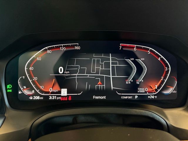 BMW 3 Series Vehicle Full-screen Gallery Image 12