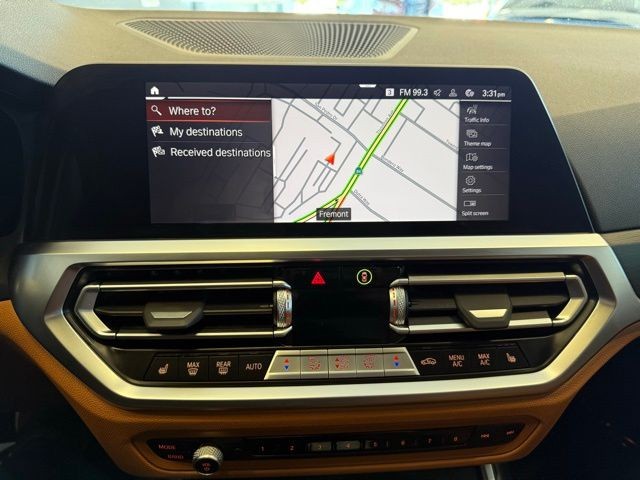 BMW 3 Series Vehicle Full-screen Gallery Image 13