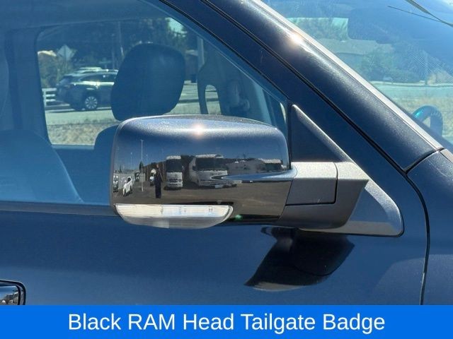 Ram 2500 Vehicle Full-screen Gallery Image 14