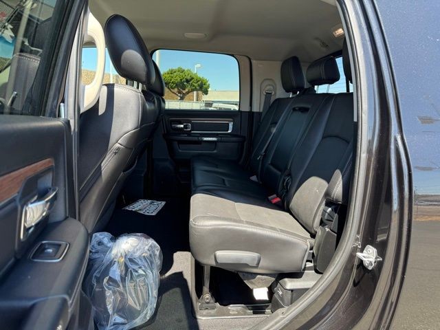 Ram 2500 Vehicle Full-screen Gallery Image 25