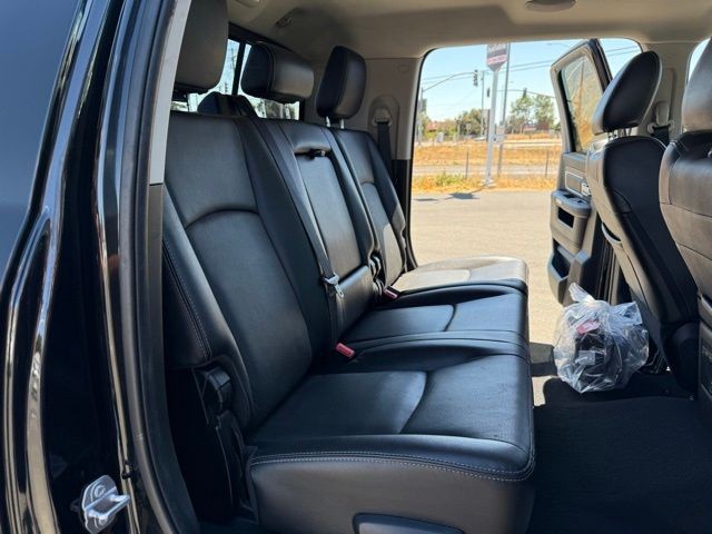 Ram 2500 Vehicle Full-screen Gallery Image 27