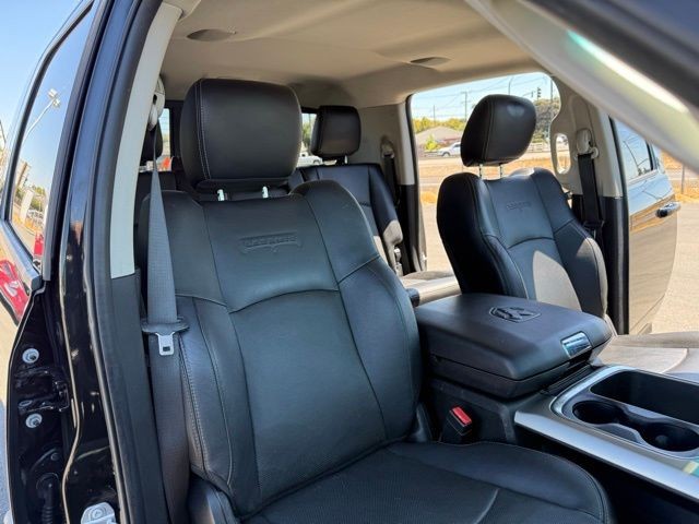 Ram 2500 Vehicle Full-screen Gallery Image 31