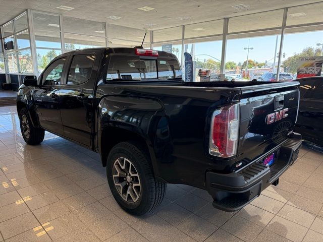 GMC Canyon Vehicle Full-screen Gallery Image 06