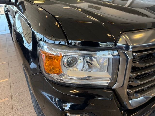 GMC Canyon Vehicle Full-screen Gallery Image 10