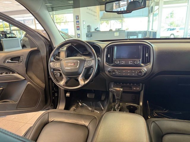 GMC Canyon Vehicle Full-screen Gallery Image 28