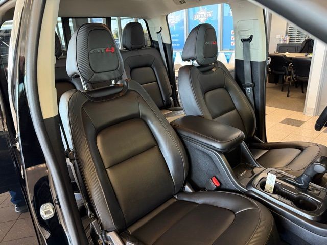 GMC Canyon Vehicle Full-screen Gallery Image 29