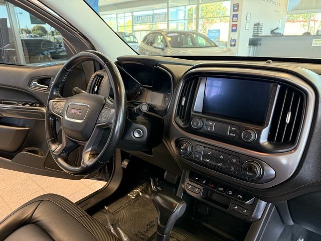 GMC Canyon Vehicle Full-screen Gallery Image 30