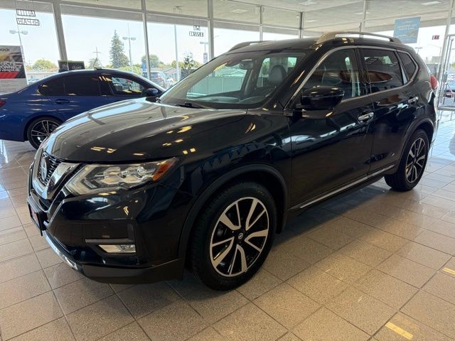 Nissan Rogue Vehicle Full-screen Gallery Image 06
