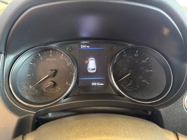 Nissan Rogue Vehicle Full-screen Gallery Image 13