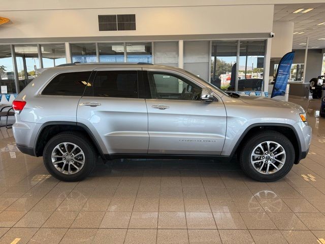 Jeep Grand Cherokee Vehicle Full-screen Gallery Image 02