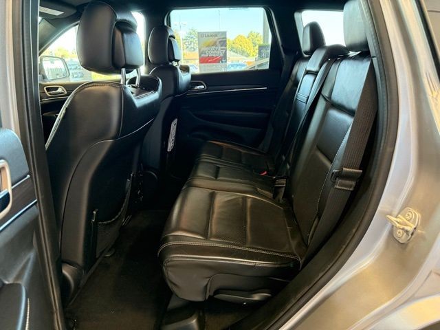 Jeep Grand Cherokee Vehicle Full-screen Gallery Image 21