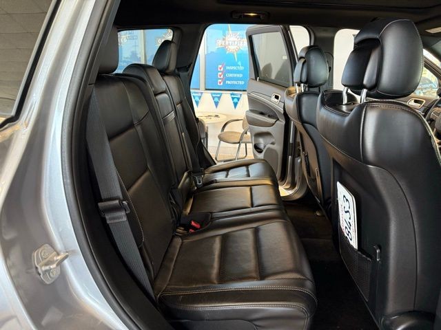 Jeep Grand Cherokee Vehicle Full-screen Gallery Image 23