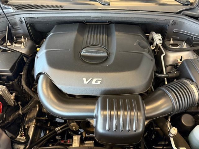 Jeep Grand Cherokee Vehicle Full-screen Gallery Image 26