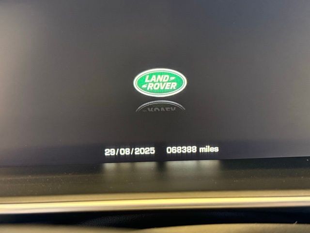 Land Rover Range Rover Vehicle Full-screen Gallery Image 12