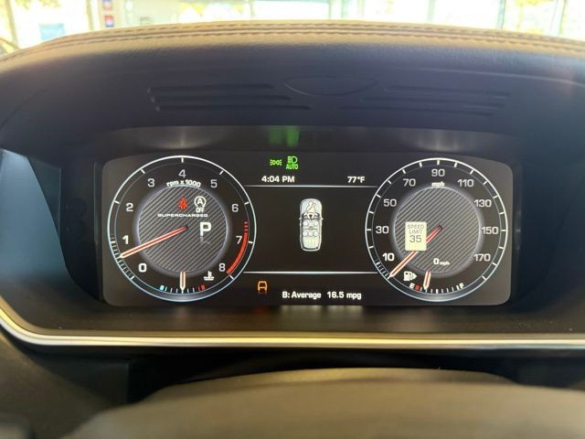 Land Rover Range Rover Vehicle Full-screen Gallery Image 13