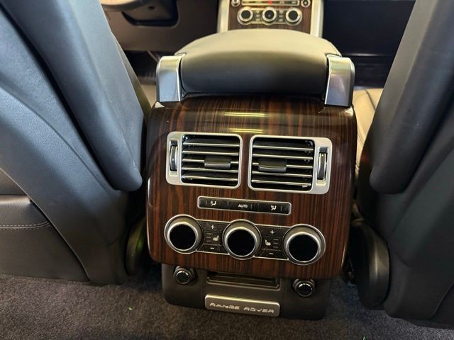 Land Rover Range Rover Vehicle Full-screen Gallery Image 26