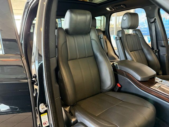 Land Rover Range Rover Vehicle Full-screen Gallery Image 28