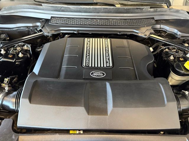 Land Rover Range Rover Vehicle Full-screen Gallery Image 32