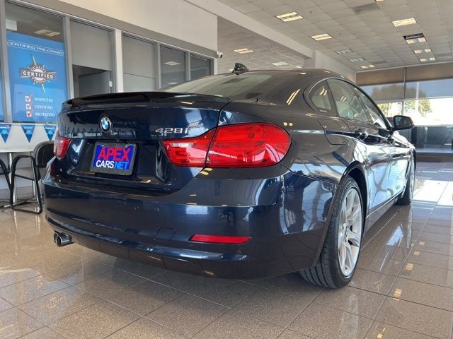 BMW 4 Series Vehicle Full-screen Gallery Image 07