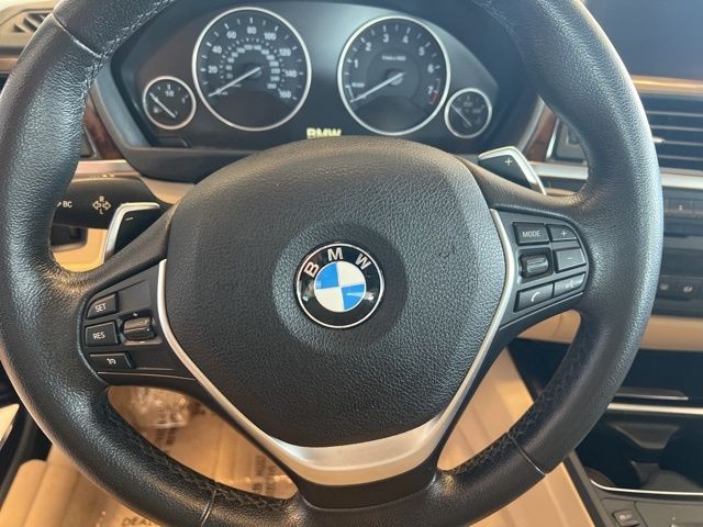 BMW 4 Series Vehicle Full-screen Gallery Image 24