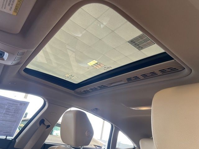 BMW 4 Series Vehicle Full-screen Gallery Image 34