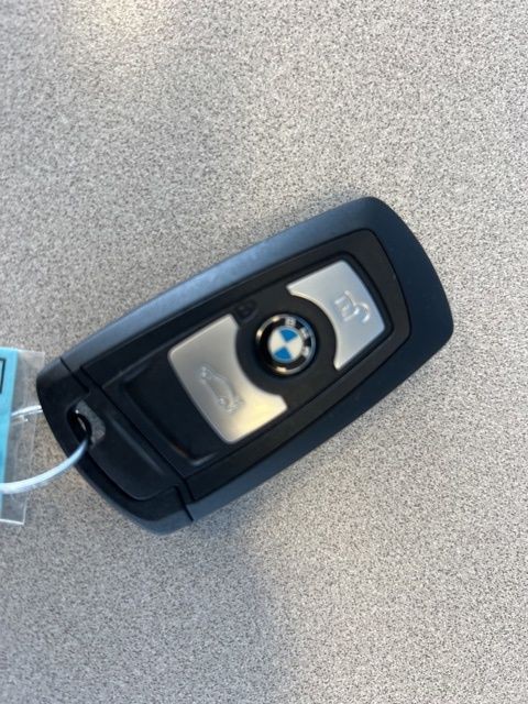 BMW 4 Series Vehicle Full-screen Gallery Image 40