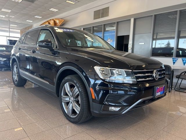 Volkswagen Tiguan Vehicle Full-screen Gallery Image 03