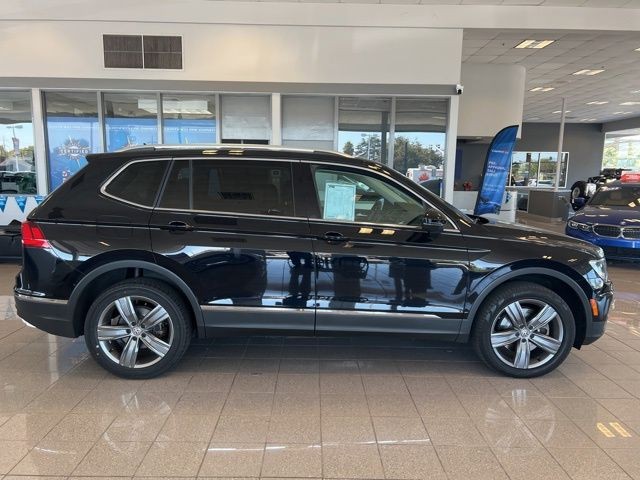 Volkswagen Tiguan Vehicle Full-screen Gallery Image 04