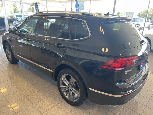 Volkswagen Tiguan Vehicle Full-screen Gallery Image 10