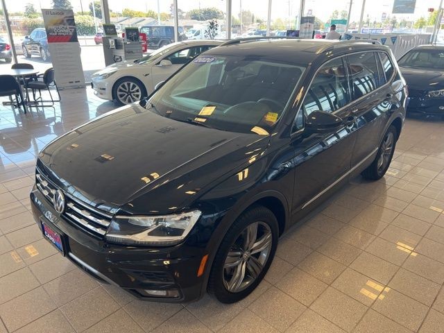 Volkswagen Tiguan Vehicle Full-screen Gallery Image 14