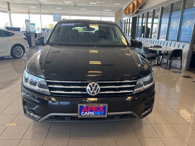 Volkswagen Tiguan Vehicle Full-screen Gallery Image 17