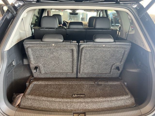 Volkswagen Tiguan Vehicle Full-screen Gallery Image 22
