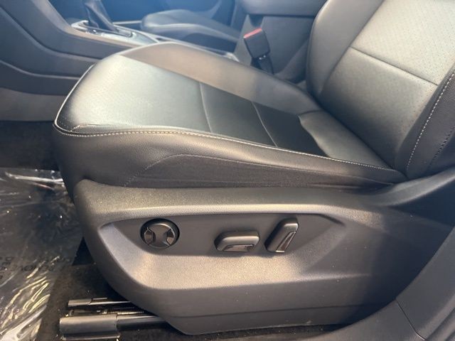 Volkswagen Tiguan Vehicle Full-screen Gallery Image 39