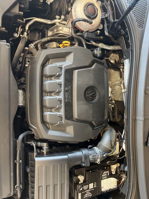 Volkswagen Tiguan Vehicle Full-screen Gallery Image 40