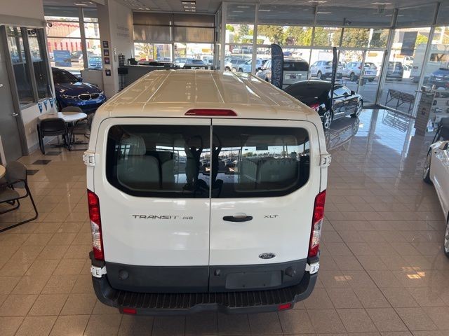 Ford Transit Wagon Vehicle Full-screen Gallery Image 08
