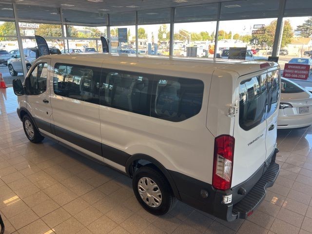 Ford Transit Wagon Vehicle Full-screen Gallery Image 10