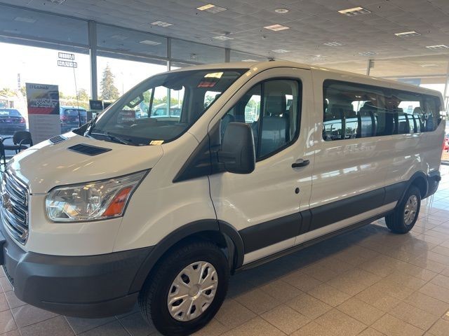 Ford Transit Wagon Vehicle Full-screen Gallery Image 11