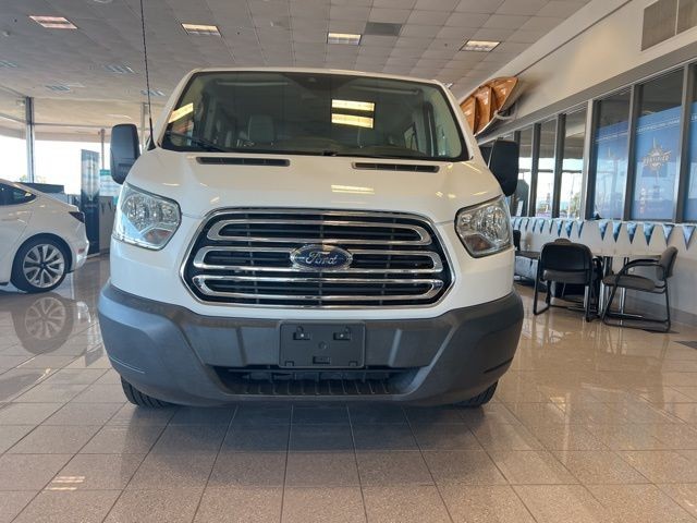 Ford Transit Wagon Vehicle Full-screen Gallery Image 13