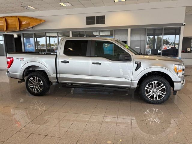 Ford F-150 Vehicle Full-screen Gallery Image 02