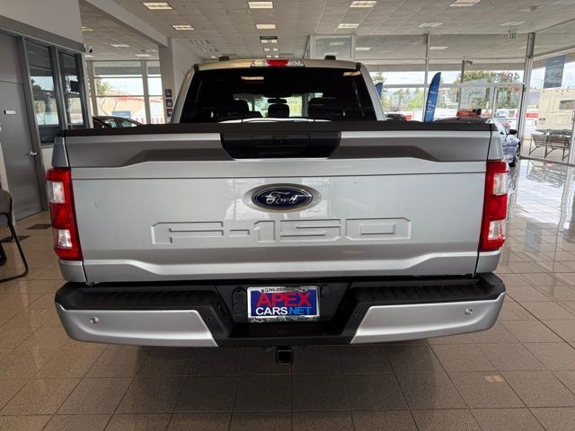 Ford F-150 Vehicle Full-screen Gallery Image 04