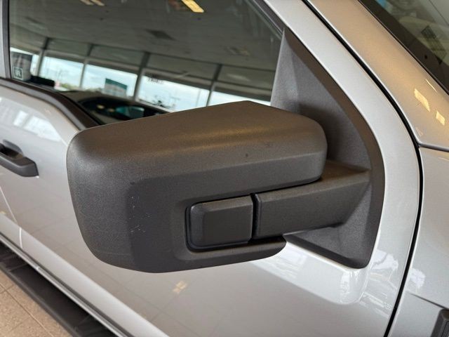 Ford F-150 Vehicle Full-screen Gallery Image 12