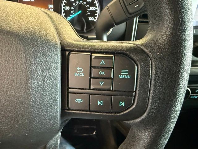 Ford F-150 Vehicle Full-screen Gallery Image 18