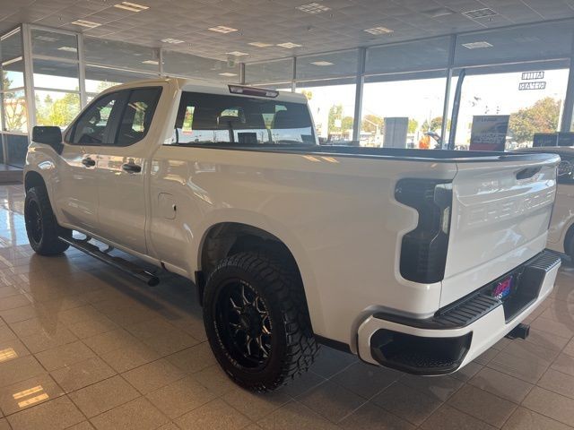 Chevrolet Silverado 1500 Vehicle Full-screen Gallery Image 10