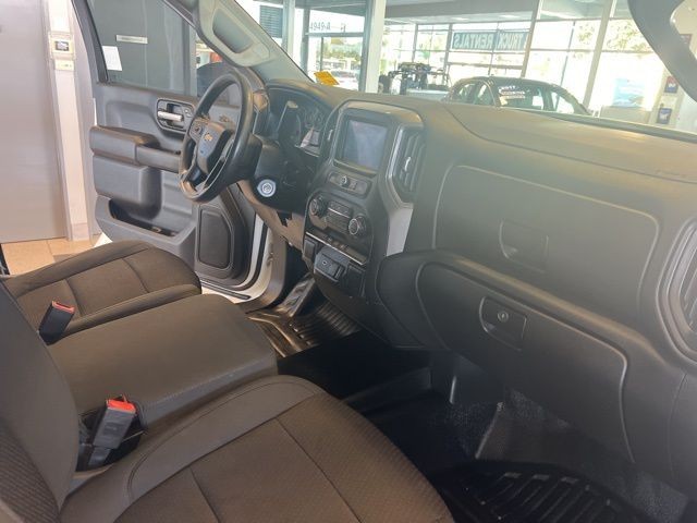 Chevrolet Silverado 1500 Vehicle Full-screen Gallery Image 20
