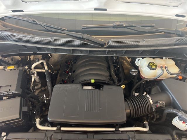 Chevrolet Silverado 1500 Vehicle Full-screen Gallery Image 31