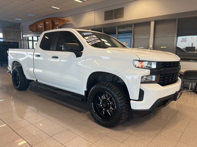 Chevrolet Silverado 1500 Vehicle Full-screen Gallery Image 33
