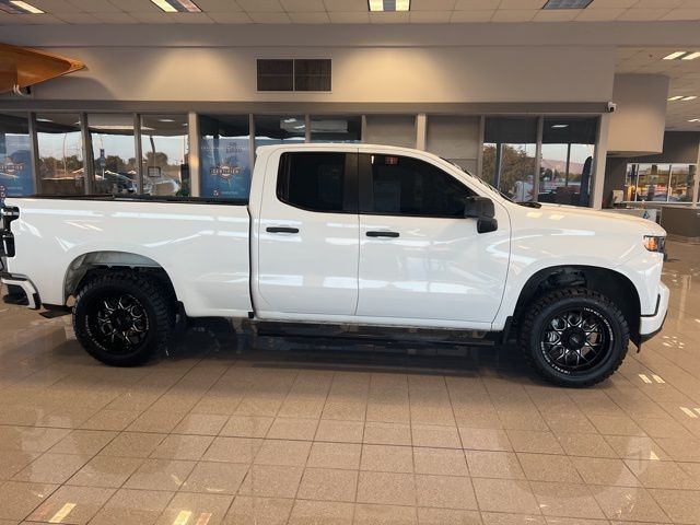 Chevrolet Silverado 1500 Vehicle Full-screen Gallery Image 36