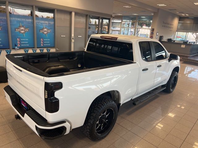Chevrolet Silverado 1500 Vehicle Full-screen Gallery Image 37
