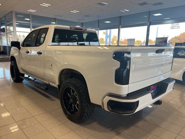 Chevrolet Silverado 1500 Vehicle Full-screen Gallery Image 42